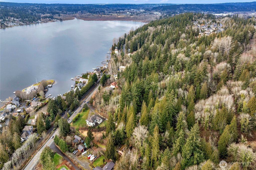 Photo of 3602 E Lake Sammamish Parkway NE, Sammamish, WA 98074 (MLS # 2338020)