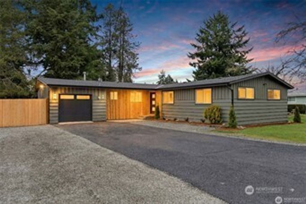 Photo of 30041 14th Avenue S, Federal Way, WA 98003 (MLS # 2487843)