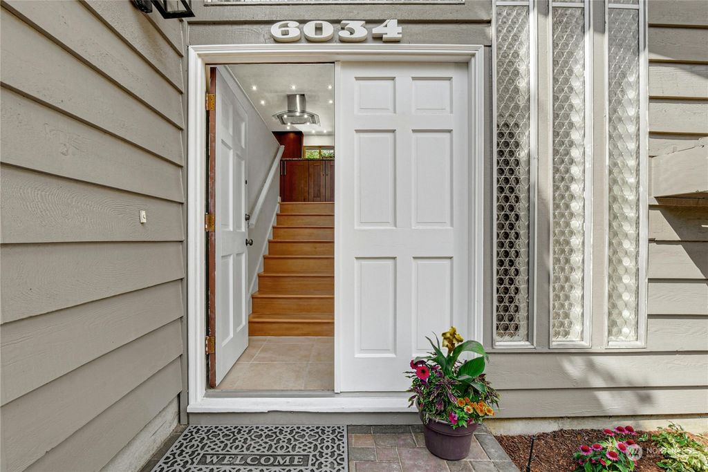 Photo of 6034 NE 203rd Street, Kenmore, WA 98028 (MLS # 2278181)