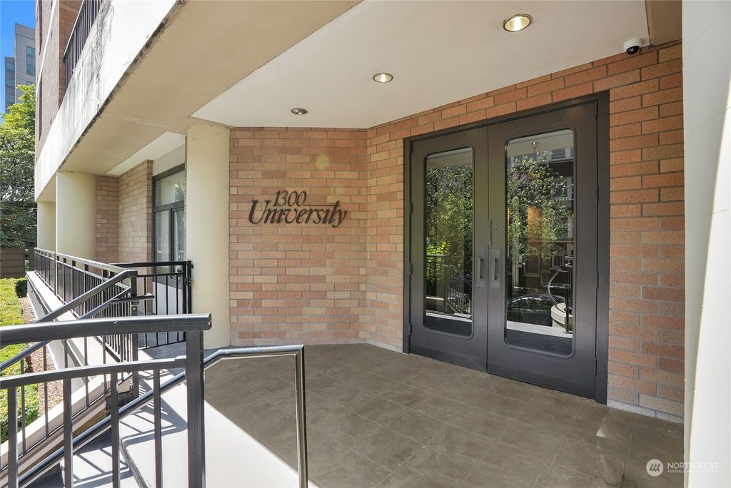 Photo of 1300 University Street #2B, Seattle, WA 98101 (MLS # 2135993)