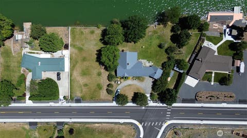 Photo of 2009 Westshore Drive, Moses Lake, WA 98837 (MLS # 2543898)