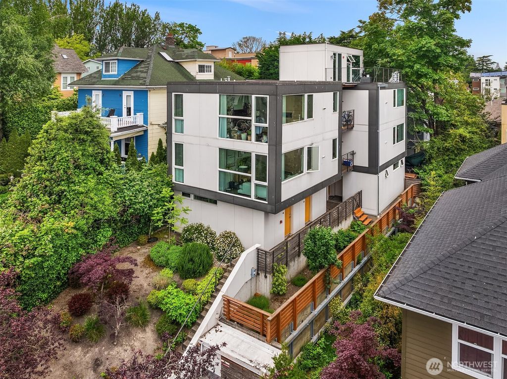 Photo of 1814 E Denny Way, Seattle, WA 98122 (MLS # 2528093)
