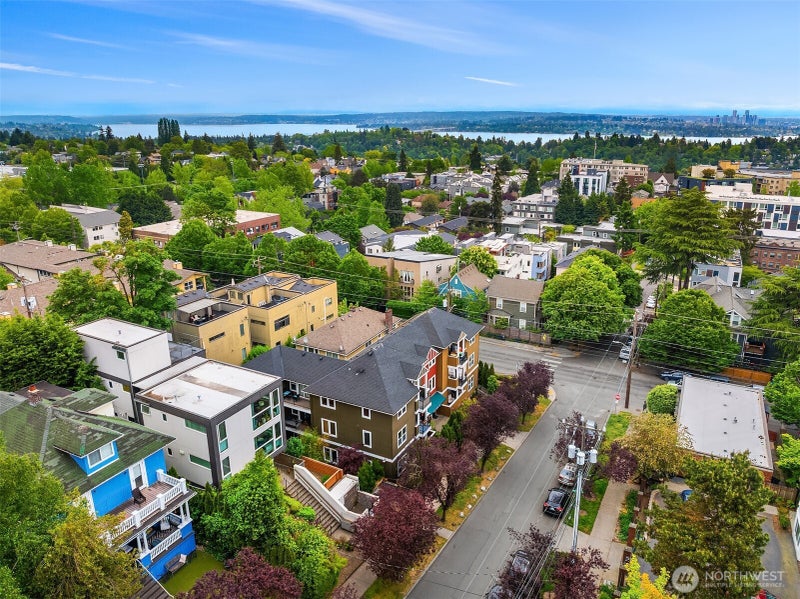 1814 E Denny Way