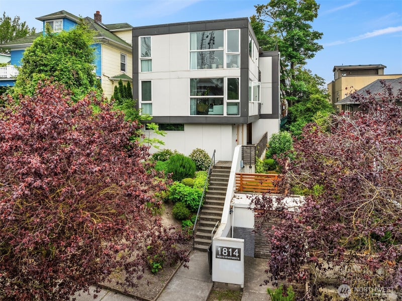1814 E Denny Way