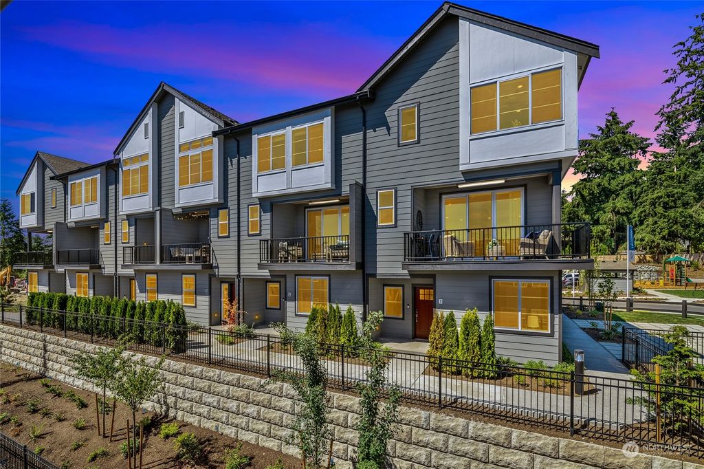 Photo of 6645 NE 189th Court #5, Kenmore, WA 98028 (MLS # 2063917)