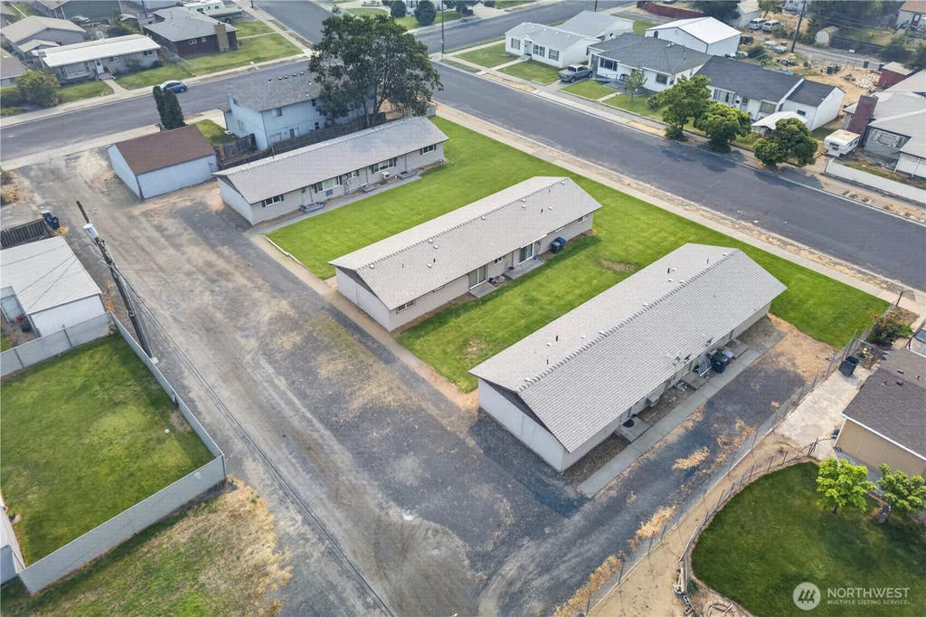 Photo of 1141 1143 Cascade Avenue, Moses Lake, WA 98837 (MLS # 2568461)