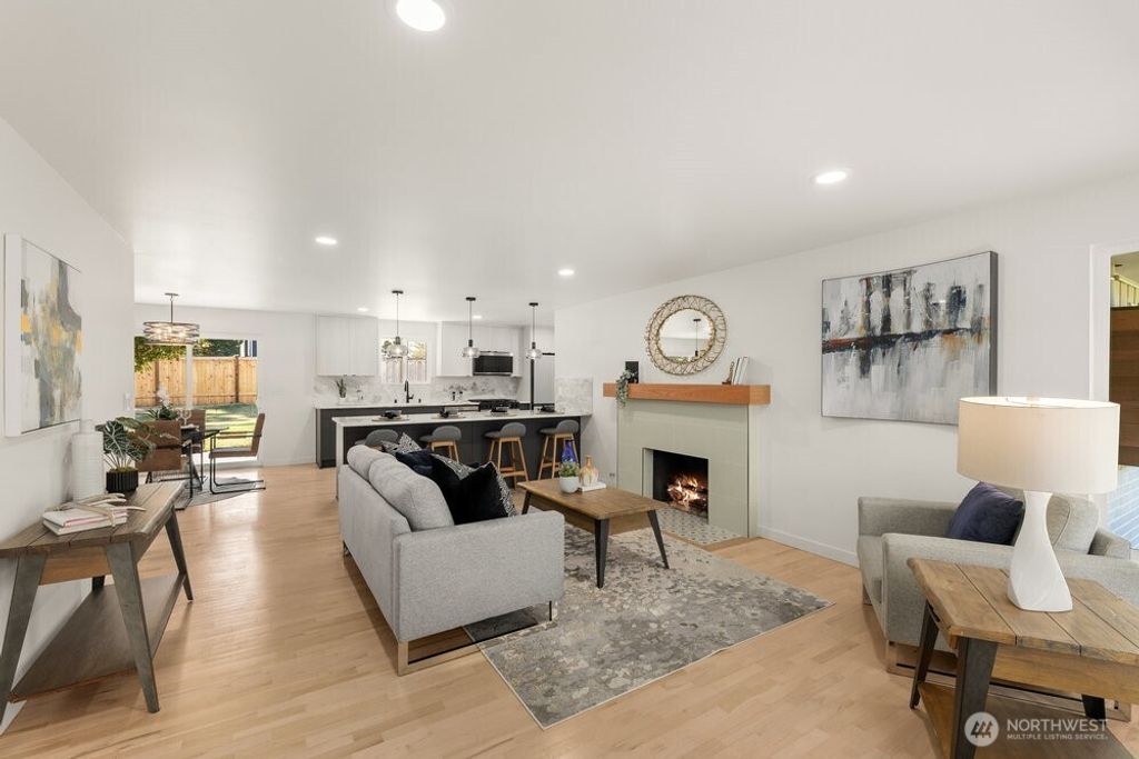 Photo of 18733 50th Avenue NE, Lake Forest Park, WA 98155 (MLS # 2425526)