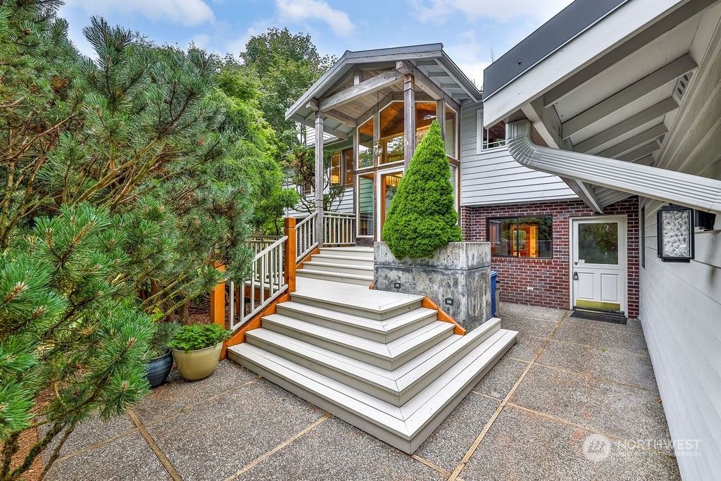Photo of 9022 NE 152nd Place, Kenmore, WA 98028 (MLS # 2275217)
