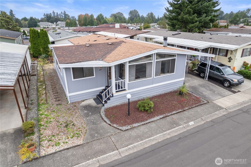 Photo of 11436 SE 208th St St #45, Kent, WA 98031 (MLS # 2428421)