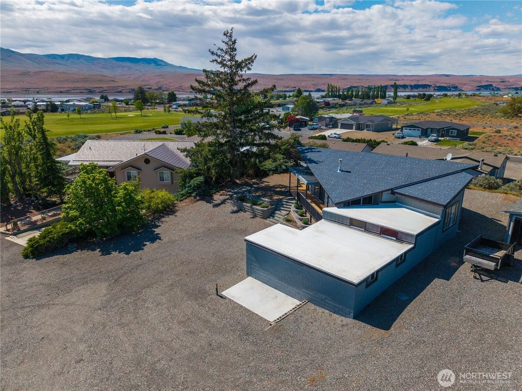 Photo of 412 Apple Place SW, Mattawa, WA 99349 (MLS # 2513882)