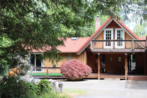Photo of 7022 NE 170th Street, Kenmore, WA 98028 (MLS # 2539850)
