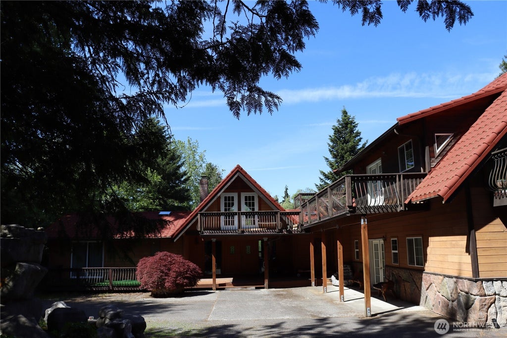 Photo of 7022 NE 170th Street, Kenmore, WA 98028 (MLS # 2539850)