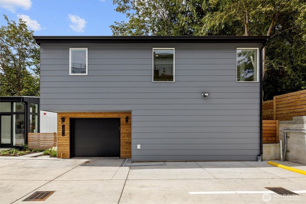 Photo of 12013 36th Avenue NE, Seattle, WA 98125 (MLS # 2373301)
