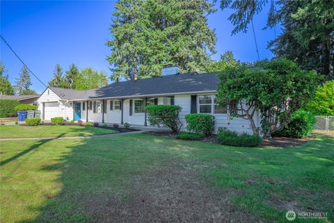 Photo of 11315 Loma Place SW, Lakewood, WA 98499 (MLS # 2554117)