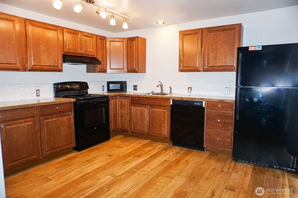 Photo of 2001 11th Street, Bremerton, WA 98337 (MLS # 2509353)