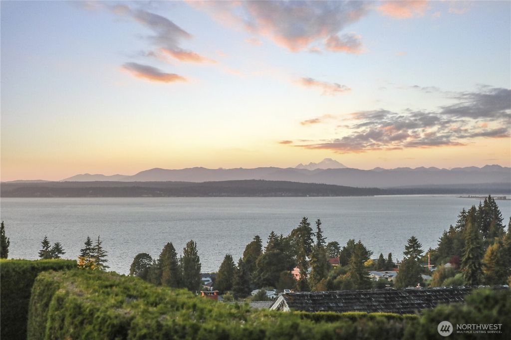 Photo of 5115 33rd Avenue W, Everett, WA 98203 (MLS # 2392607)