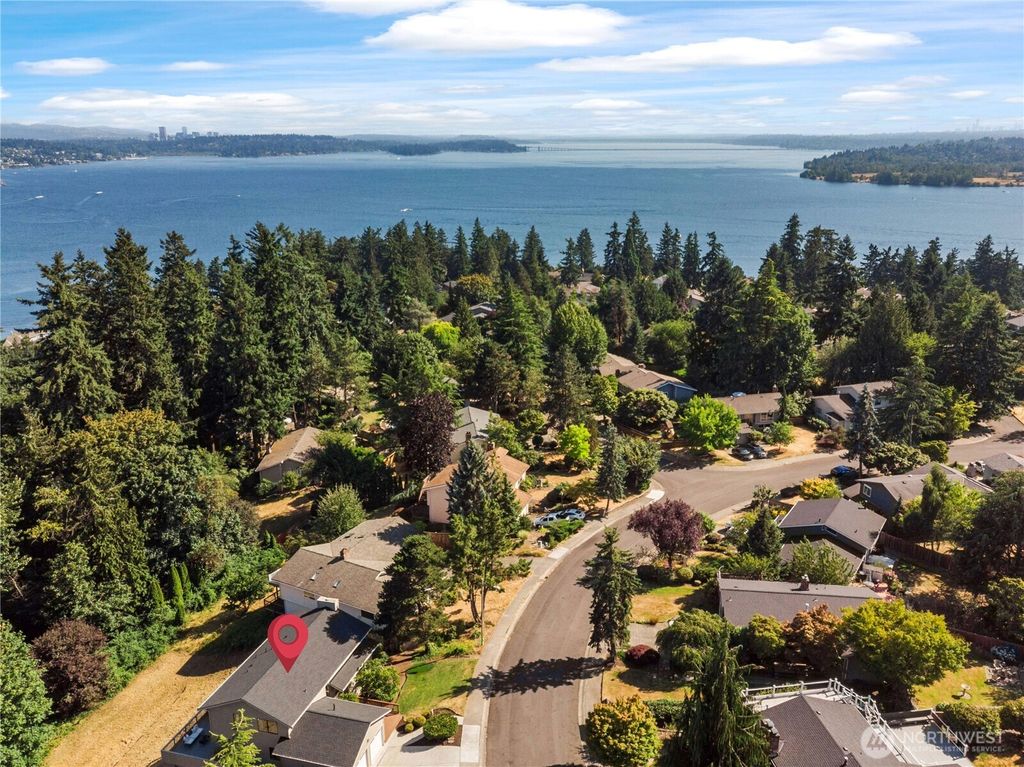 Photo of 11514 84th Ave Ave NE, Kirkland, WA 98034 (MLS # 2408818)