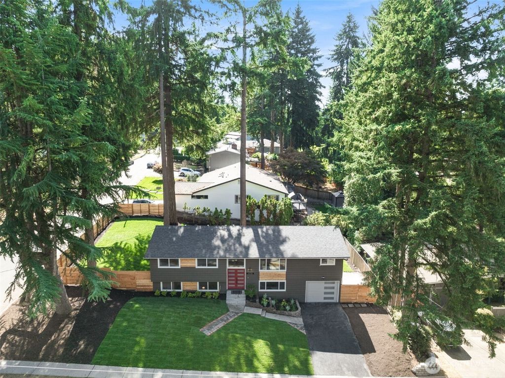 Photo of 16725 NE 97th Street, Redmond, WA 98052 (MLS # 2433674)