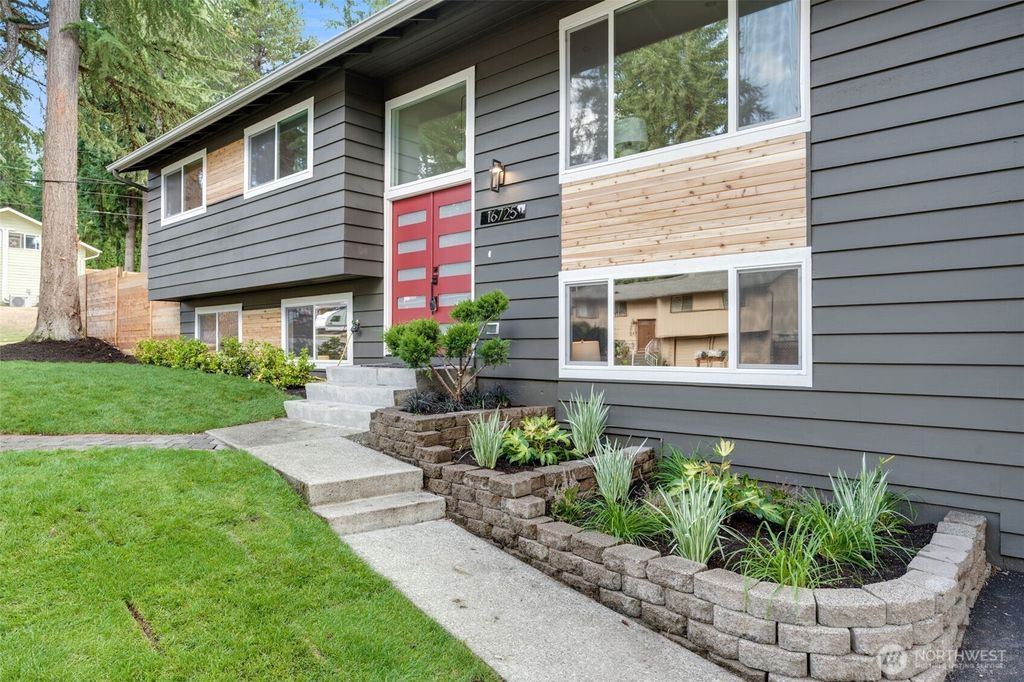 Photo of 16725 NE 97th Street, Redmond, WA 98052 (MLS # 2433674)