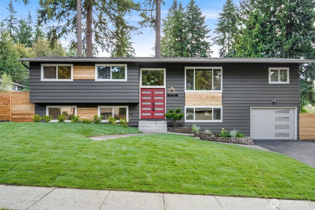 Photo of 16725 NE 97th Street, Redmond, WA 98052 (MLS # 2433674)