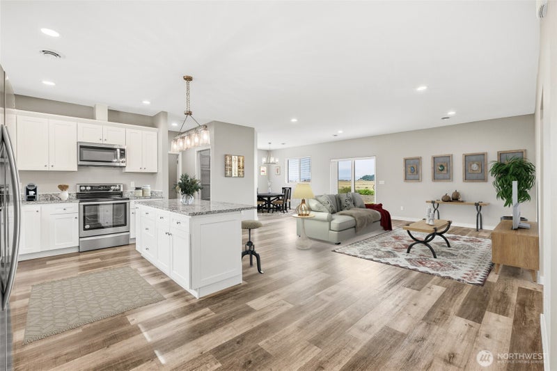 107 W Chinook Avenue