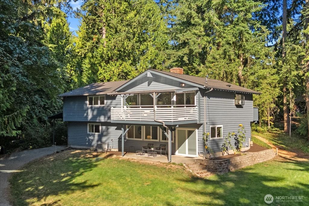 Photo of 19014 19th Avenue W, Lynnwood, WA 98036 (MLS # 2434406)