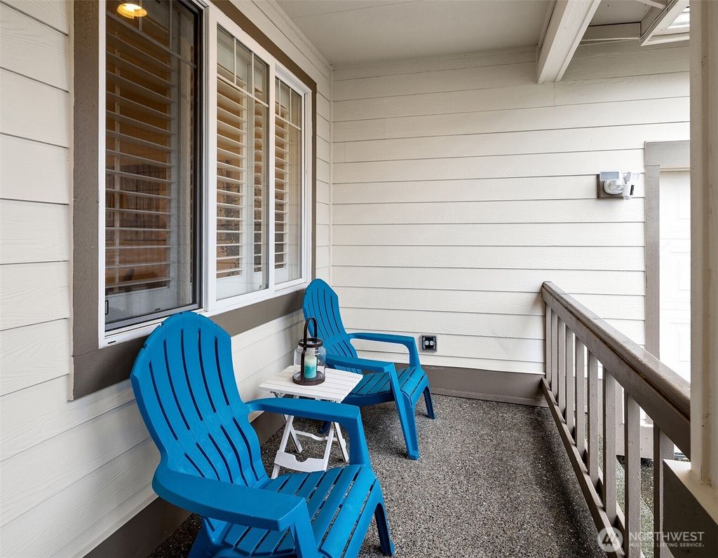 Photo of 2402 NE 19th Street, Renton, WA 98056 (MLS # 2476562)