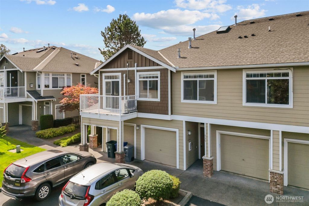 Photo of 535 241st Lane SE, Sammamish, WA 98074 (MLS # 2431980)