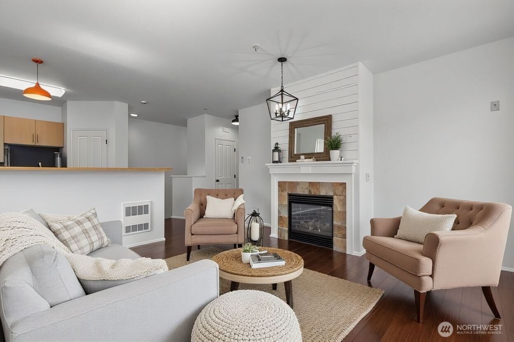 Photo of 535 241st Lane SE, Sammamish, WA 98074 (MLS # 2431980)