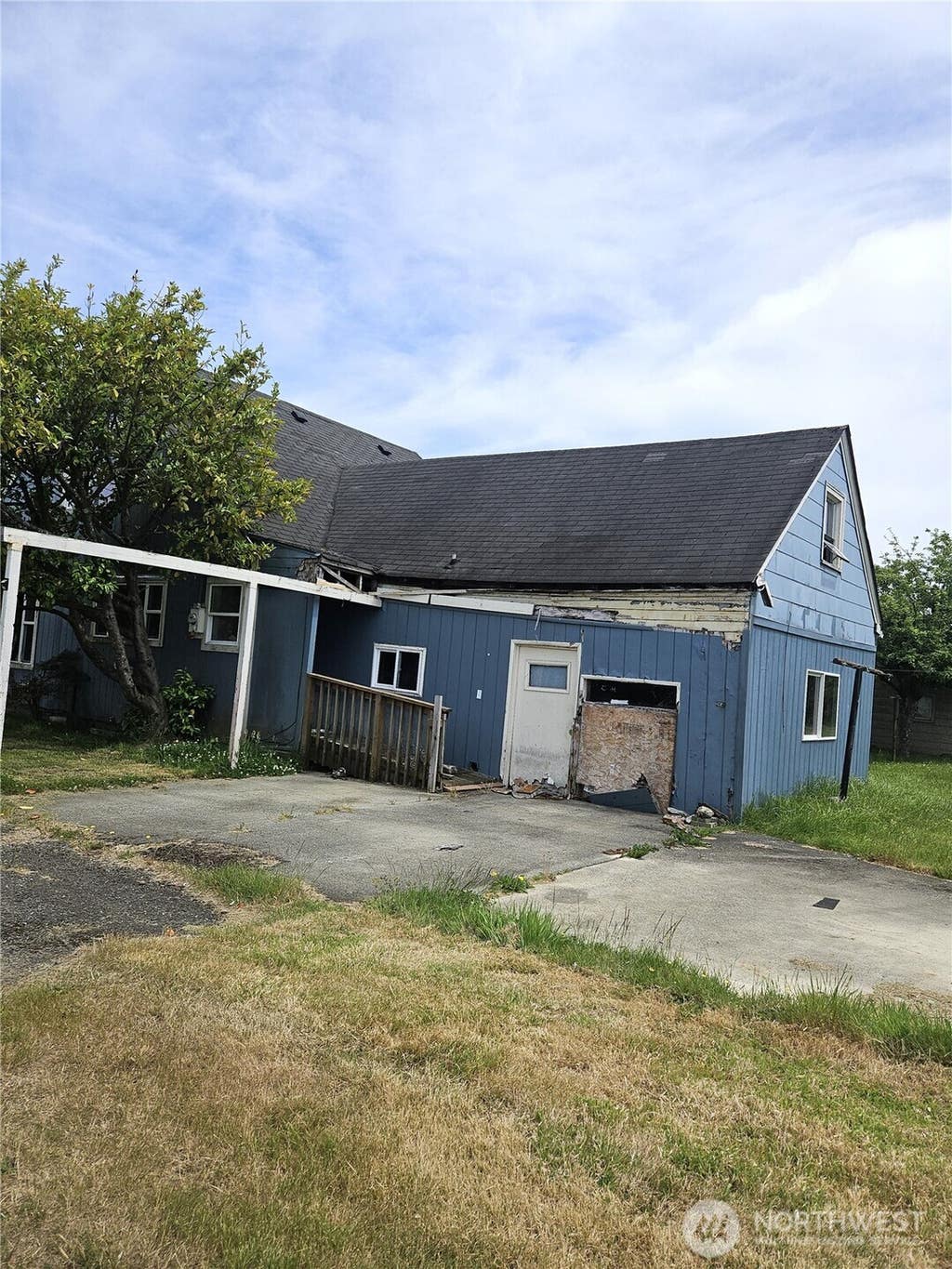 Photo of 1419 Aberdeen Avenue, Aberdeen, WA 98520 (MLS # 2541924)