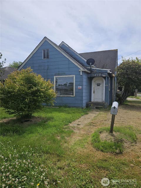 Photo of 1419 Aberdeen Avenue, Aberdeen, WA 98520 (MLS # 2541924)