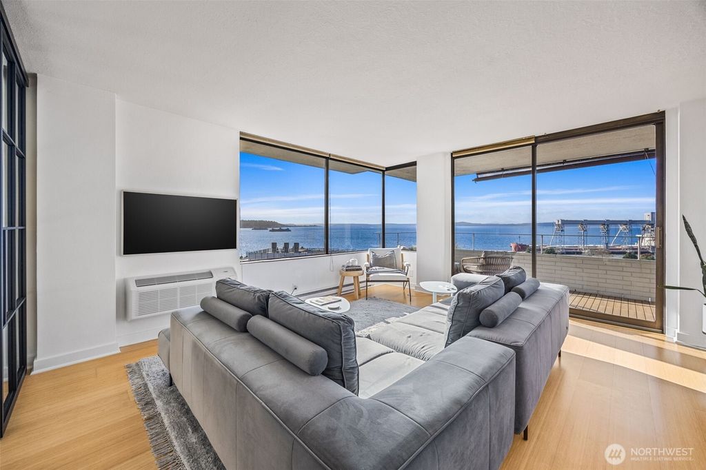 Photo of 521 5th Avenue W #402, Seattle, WA 98119 (MLS # 2454405)