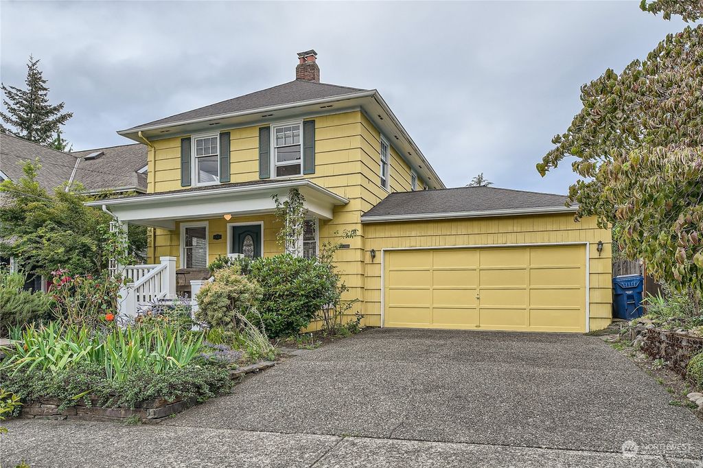 Photo of 4821 36th Avenue NE, Seattle, WA 98105 (MLS # 2285793)