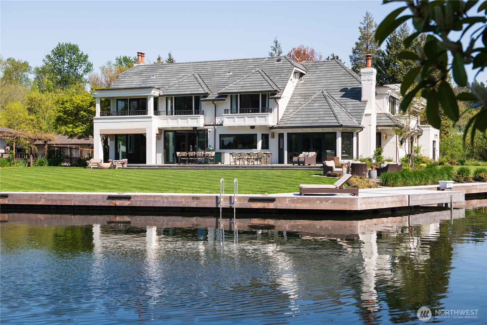 8580 Hunts Point Lane