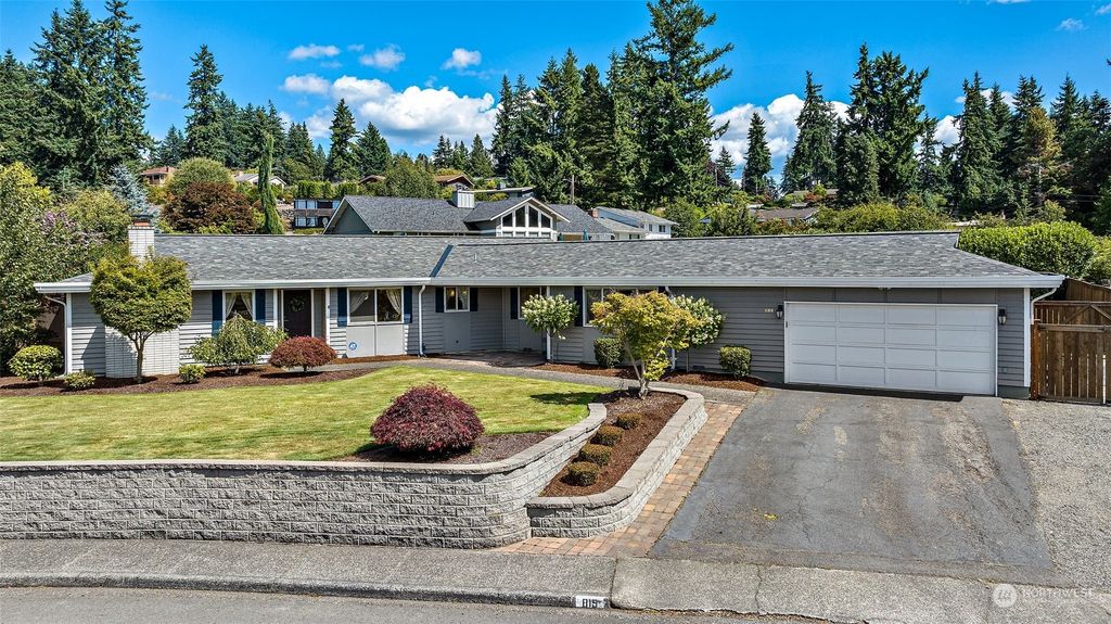 Photo of 815 S 295th Place, Federal Way, WA 98003 (MLS # 2141363)