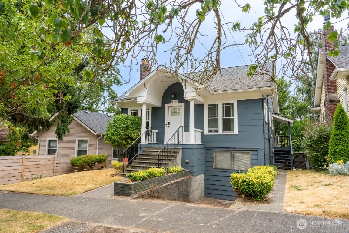 6027 28th Avenue NE