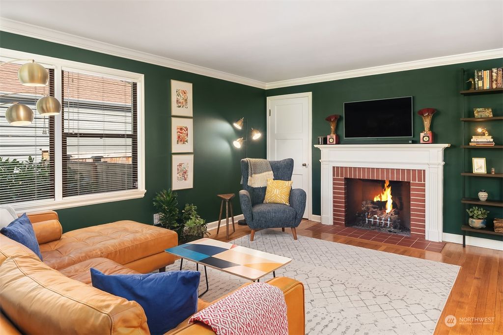 Photo of 8038 36th Avenue NE, Seattle, WA 98115 (MLS # 2148116)