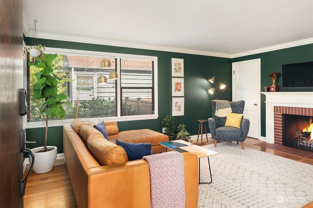 Photo of 8038 36th Avenue NE, Seattle, WA 98115 (MLS # 2148116)