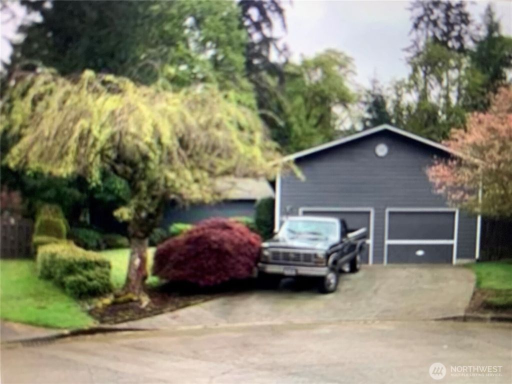 Photo of 12311 SE 96th Pl Pl, Renton, WA 98056 (MLS # 2348580)