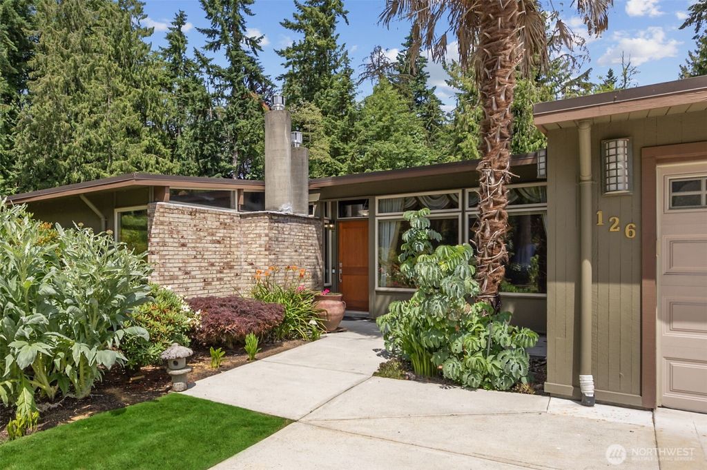 Photo of 126 SW 171st Street, Normandy Park, WA 98166 (MLS # 2392922)