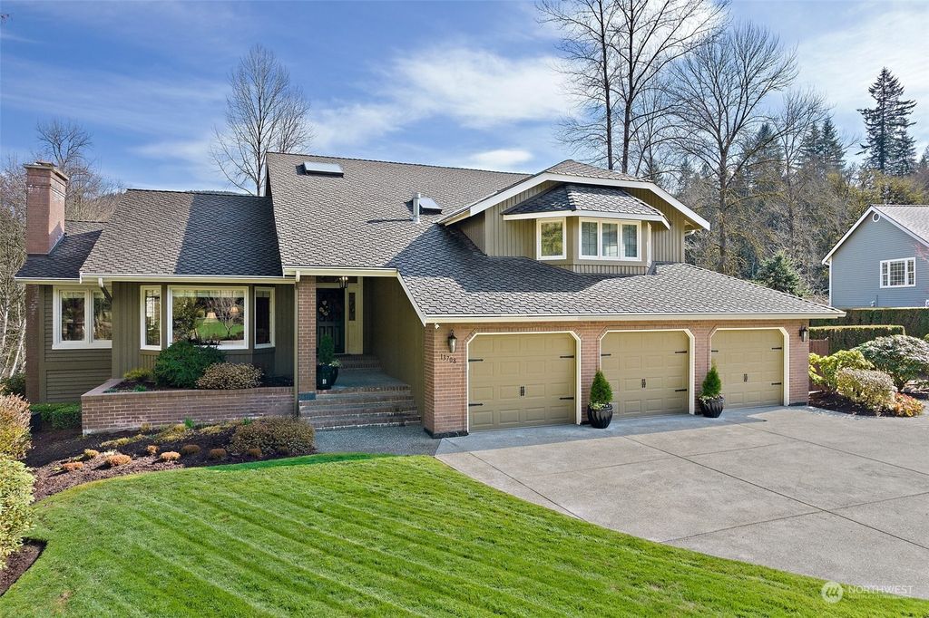 Photo of 13708 229th Dr SE Dr, Issaquah, WA 98027 (MLS # 2056153)