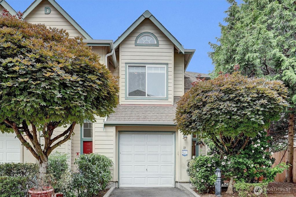Photo of 821 Sunset Boulevard NE #D3, Renton, WA 98056 (MLS # 2412749)