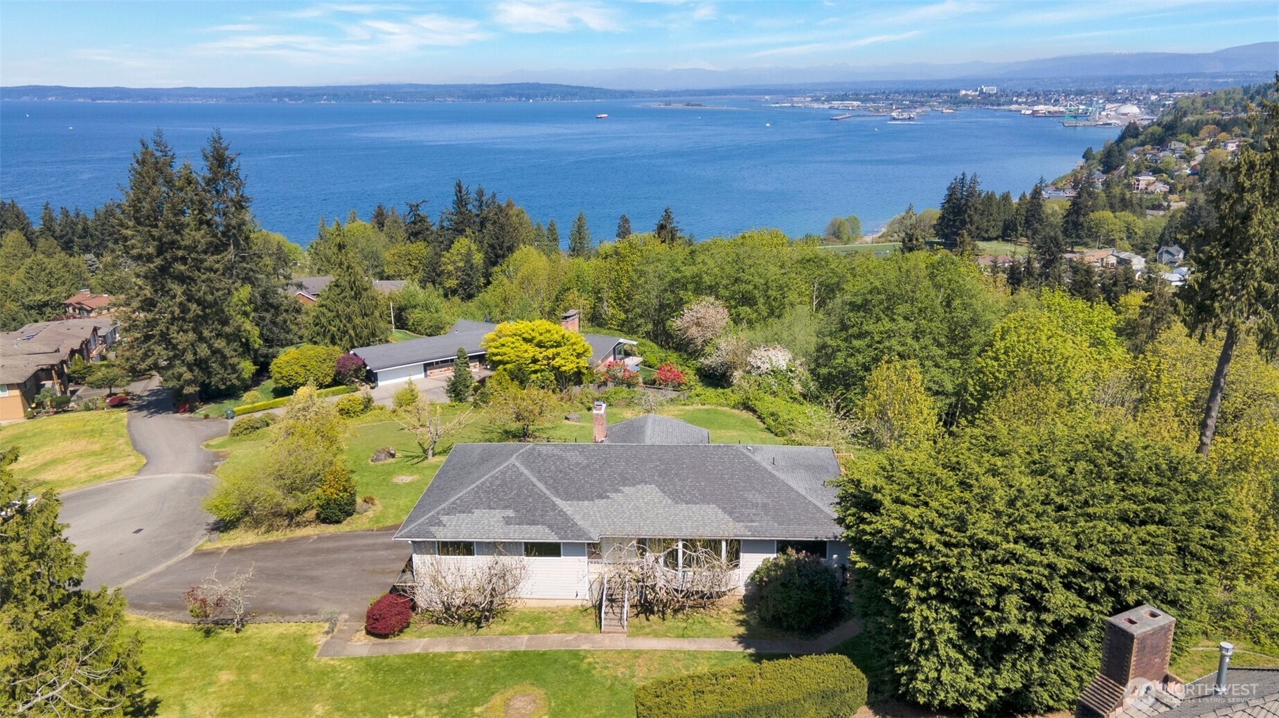 1926 49th Place SW