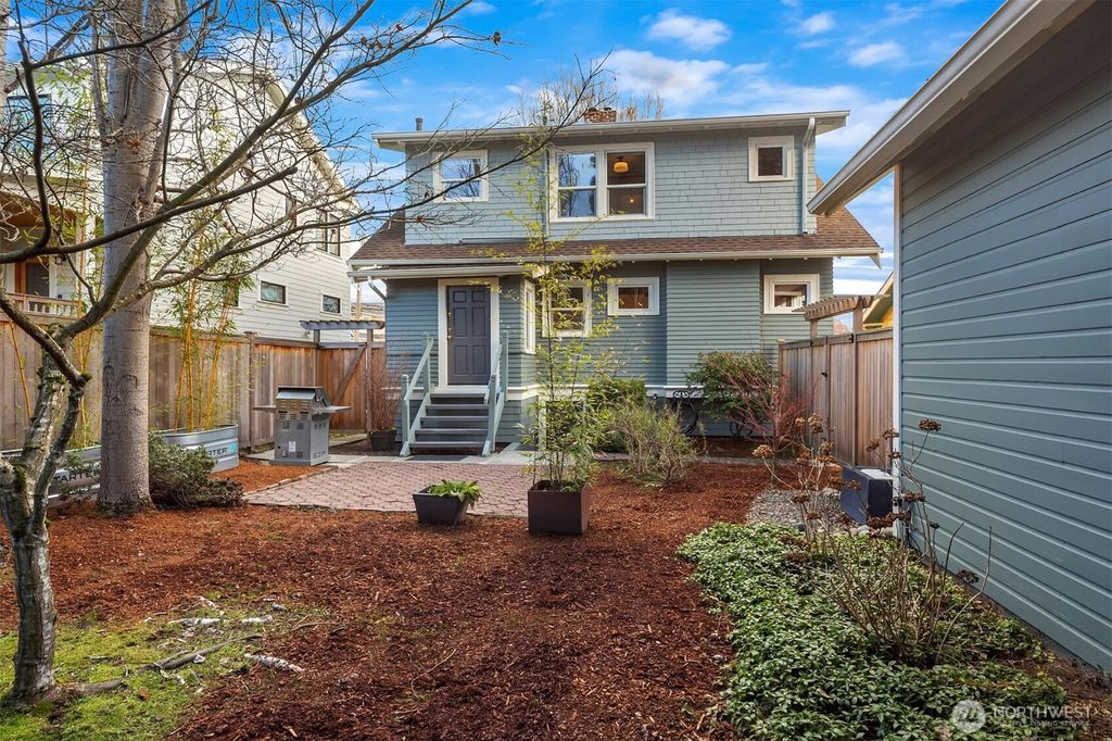 Photo of 4323 Sunnyside Avenue N, Seattle, WA 98103 (MLS # 2481215)