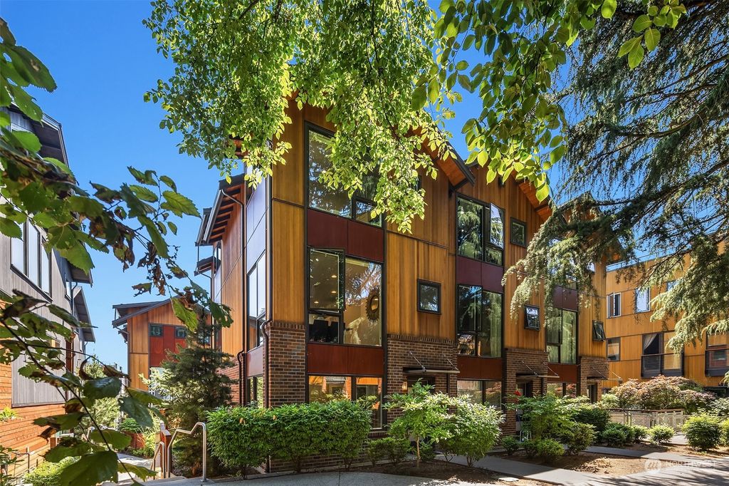 Photo of 6525 34th Avenue NE #A, Seattle, WA 98115 (MLS # 2133698)