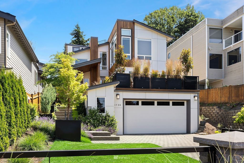 Photo of 1720 2nd Street, Kirkland, WA 98033 (MLS # 1968091)