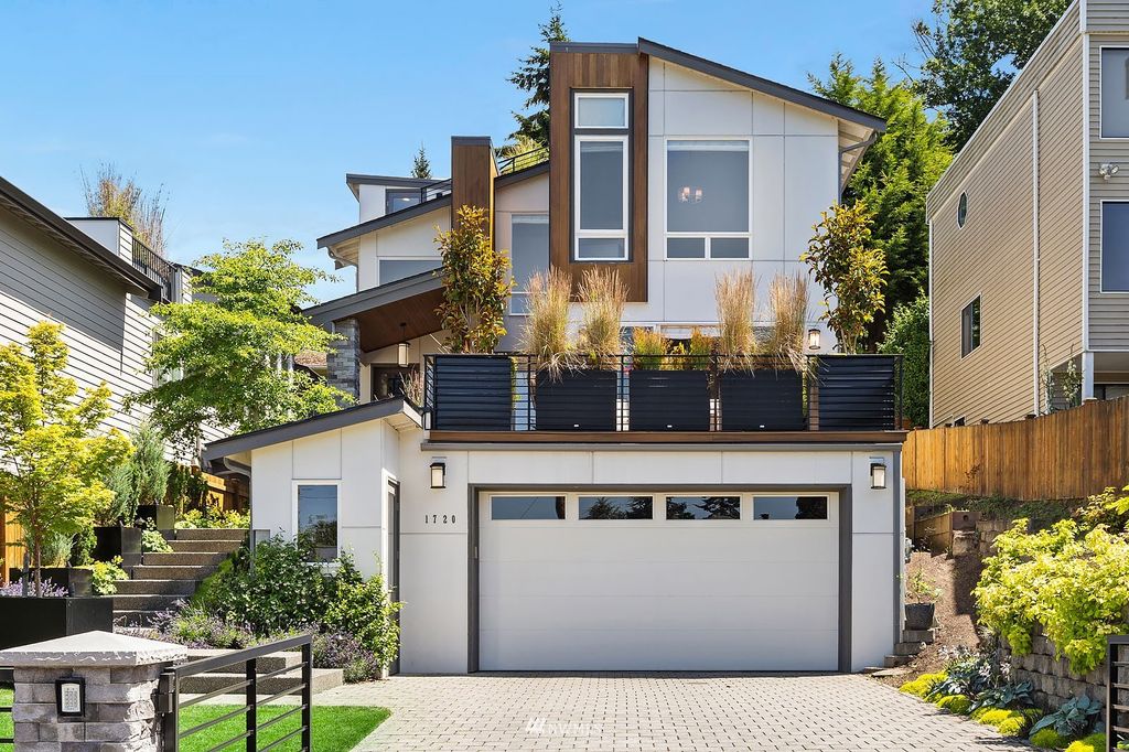 Photo of 1720 2nd Street, Kirkland, WA 98033 (MLS # 1968091)