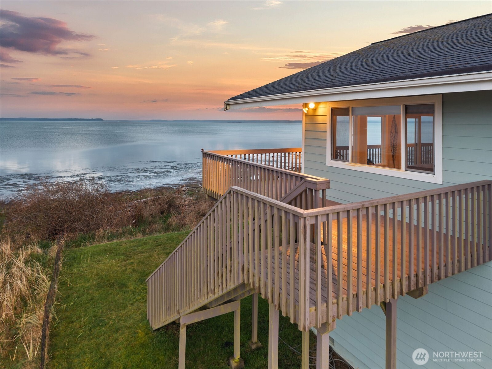 138 Sunrise Avenue SE