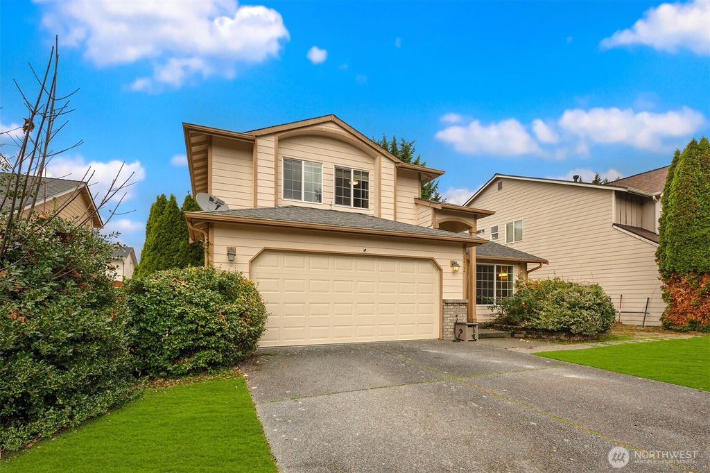 Photo of 2632 NE 24th Court, Renton, WA 98056 (MLS # 2456737)