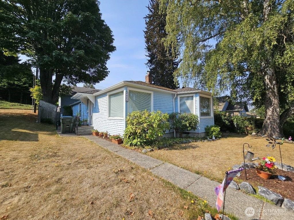 Photo of 1132 E 6th St St, Port Angeles, WA 98362 (MLS # 2443152)